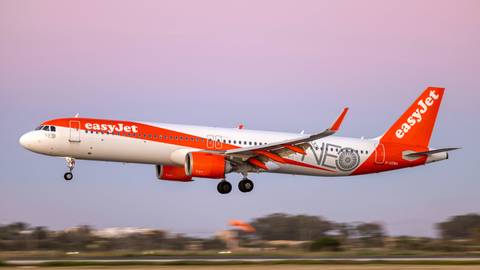 easyJet Passengers Evacuate Via Emergency Slides After Vape Explosion During Boarding easyJet Passengers Evacuate Via Emergency Slides After Vape Explosion During Boarding