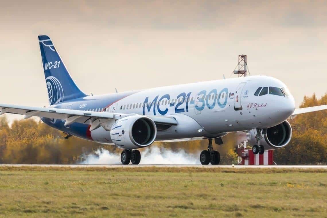 マホラ Russia's 737 MAX Alternative: The MC-21-300 Set To Fly By Year End