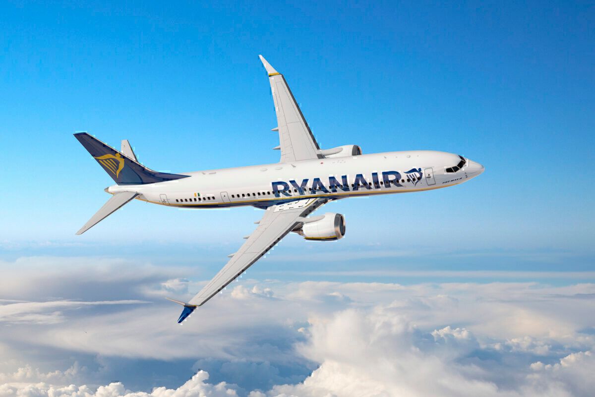 A Look At Ryanair's Crazy 200 Seat Boeing 737