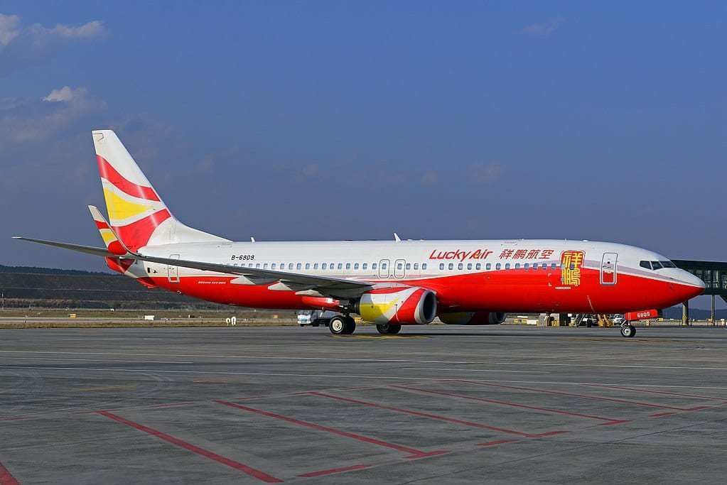 China's Lucky Air Sues Passenger For $21,000 For Throwing Coins Into Engine