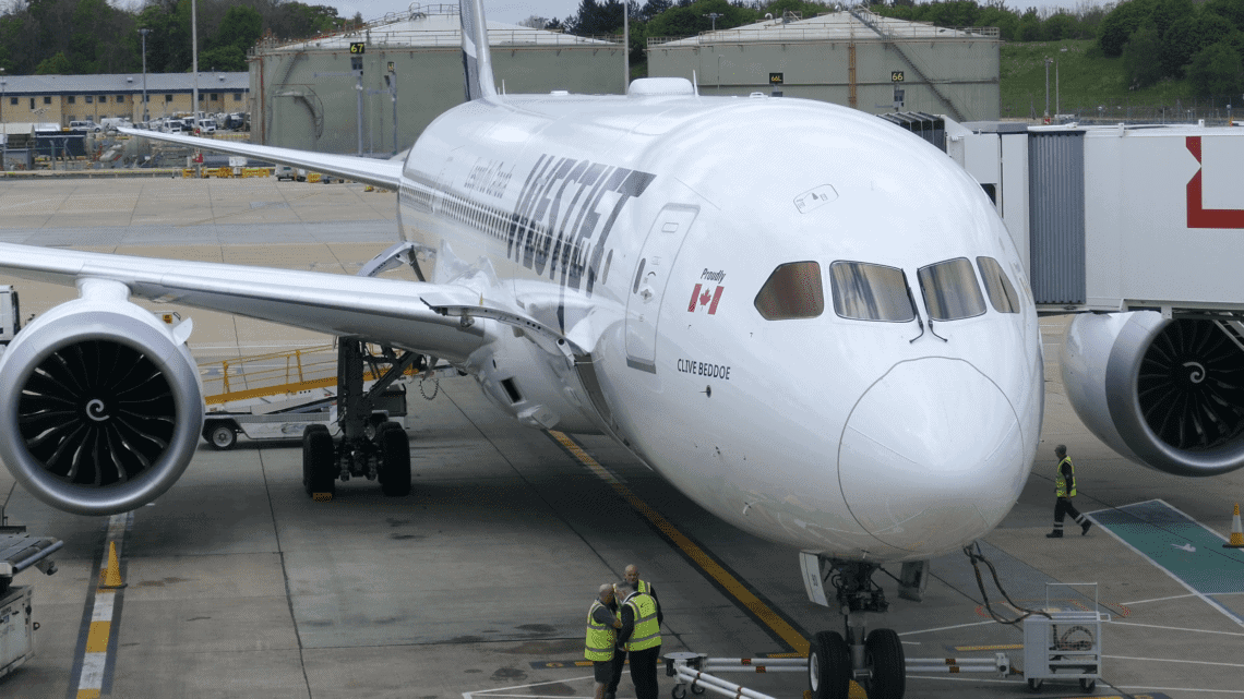 Flying WestJet's Inaugural 787 Dreamliner: London to Calgary