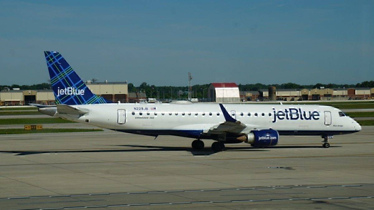 JetBlue E190 Detroit to Boston Economy Class Review