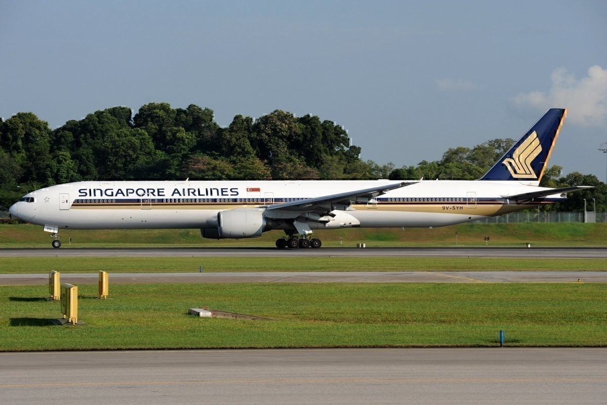 通行人Aページ Flight Review: Singapore Airlines Boeing 777-300 Business Class