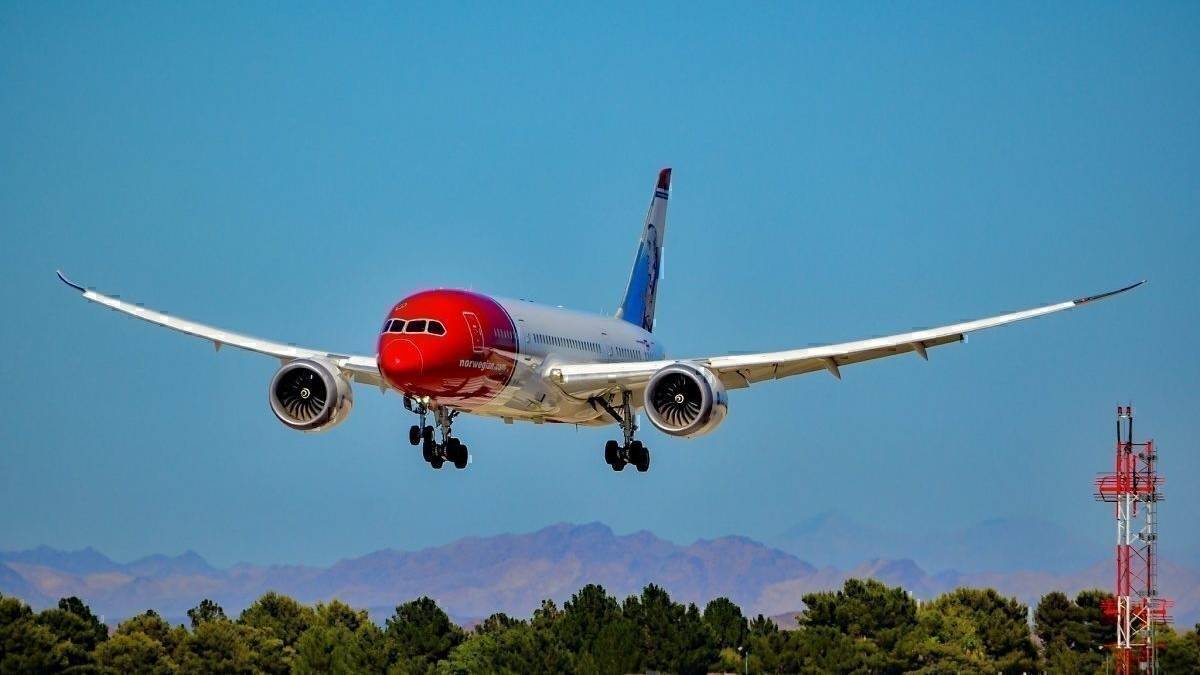 Norwegian Flight Attendants No Longer Have To Wear Makeup