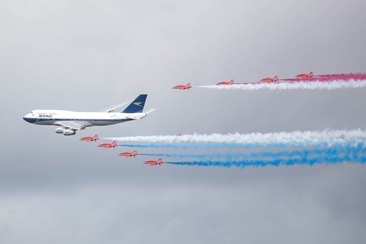 Red Arrows Help British Airways Celebrate 100 Years