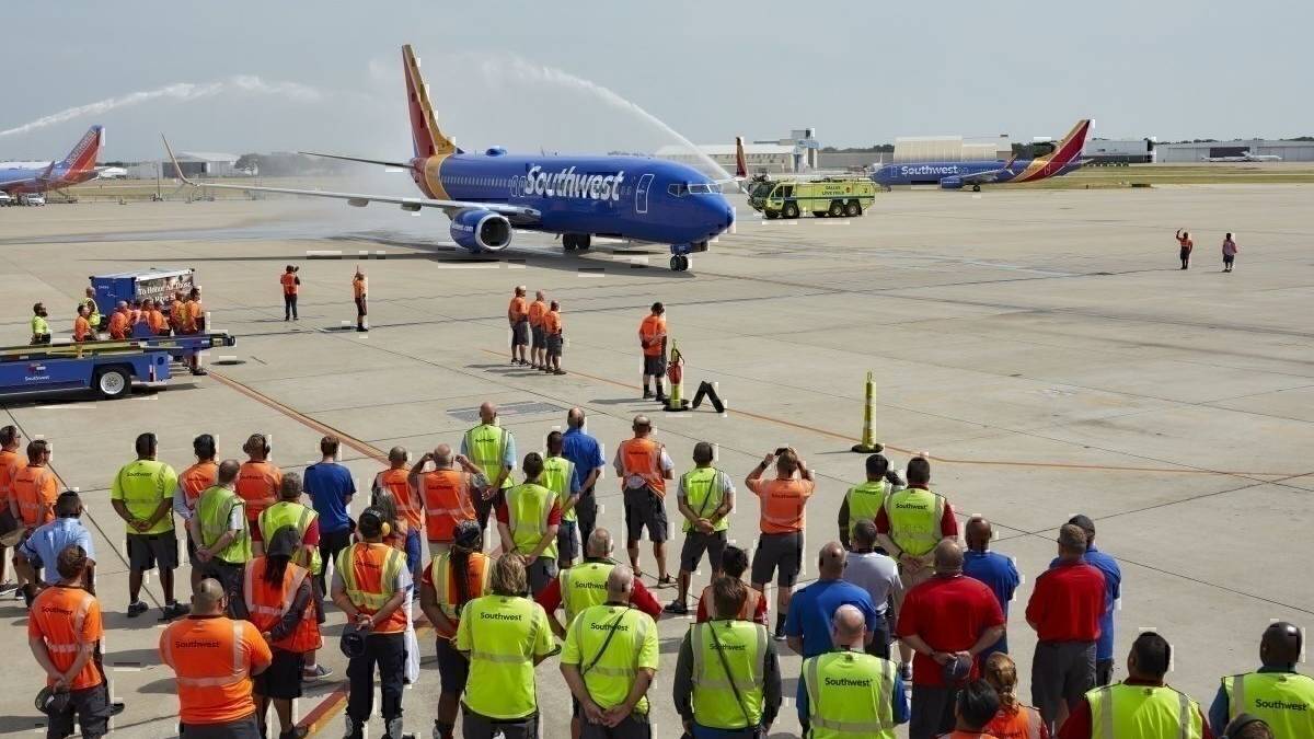 Southwest Pilot Flies Late Father's Remains Home