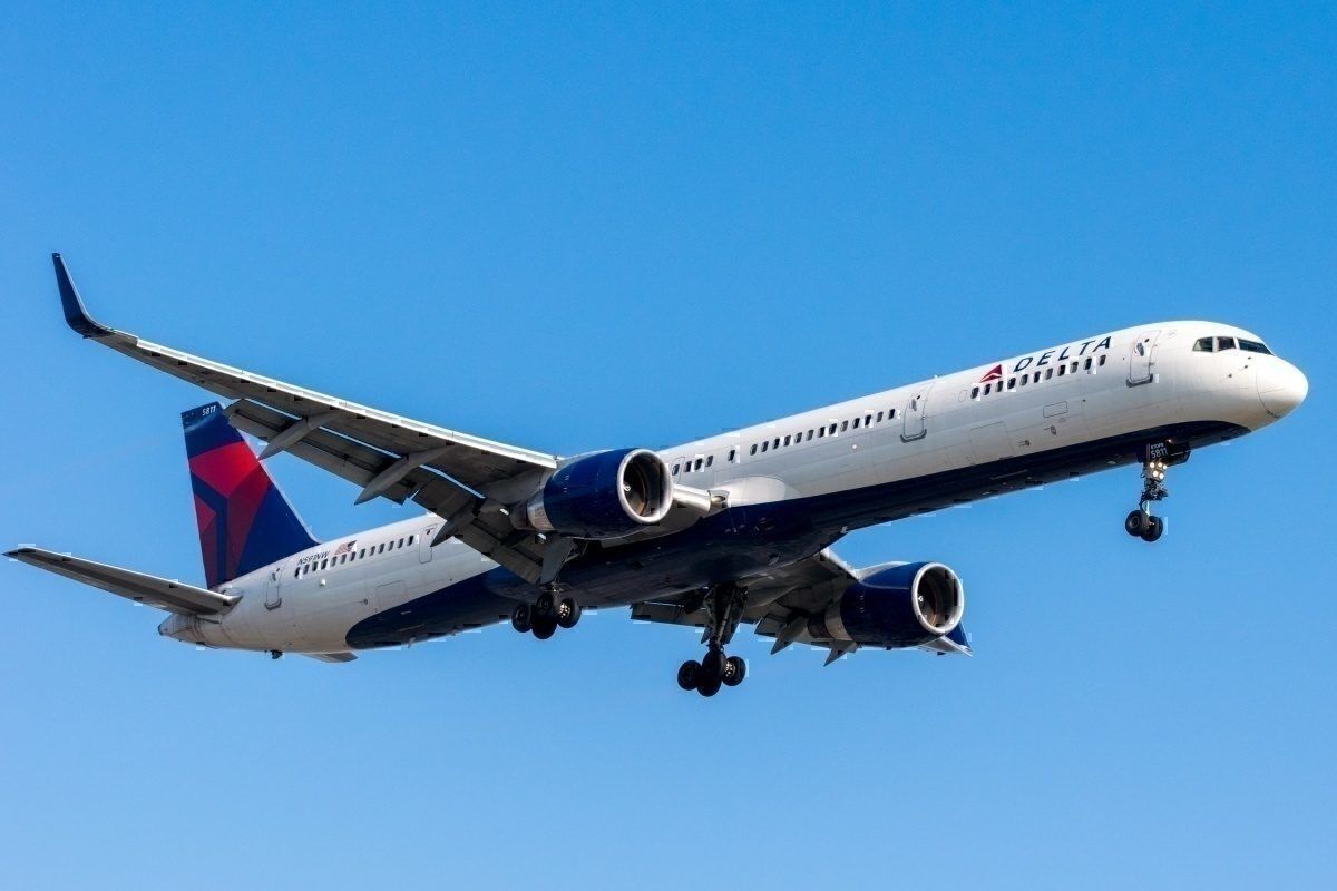 Delta Air Lines Boeing 757 Damaged In Hard Portugal Landing