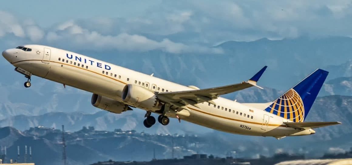 United Airlines Could Offer Personal IFE On Boeing 737 MAX