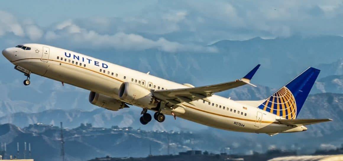 United Airlines Could Offer Personal IFE On Boeing 737 MAX