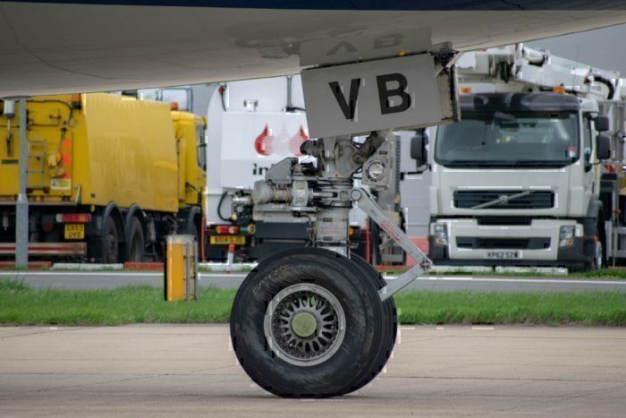 KLM, Boeing 747, Nose Gear Tire