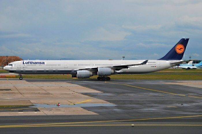 Lufthansa Airbus A340-600
