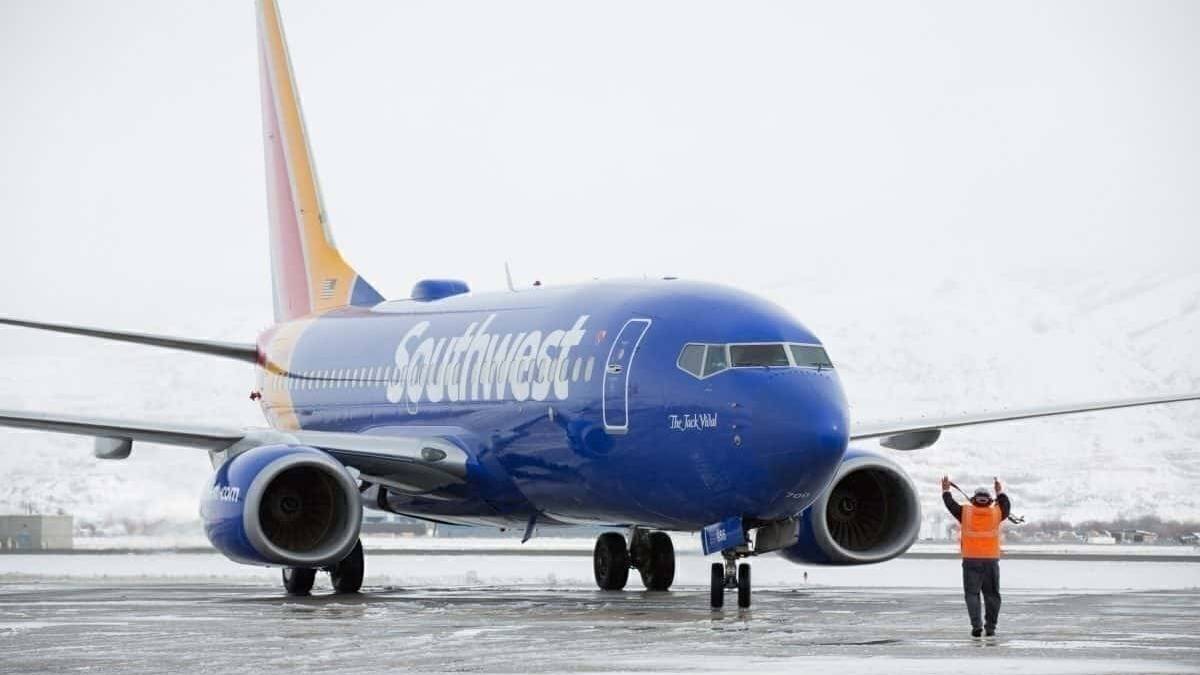 How Airlines Prepare For The Winter