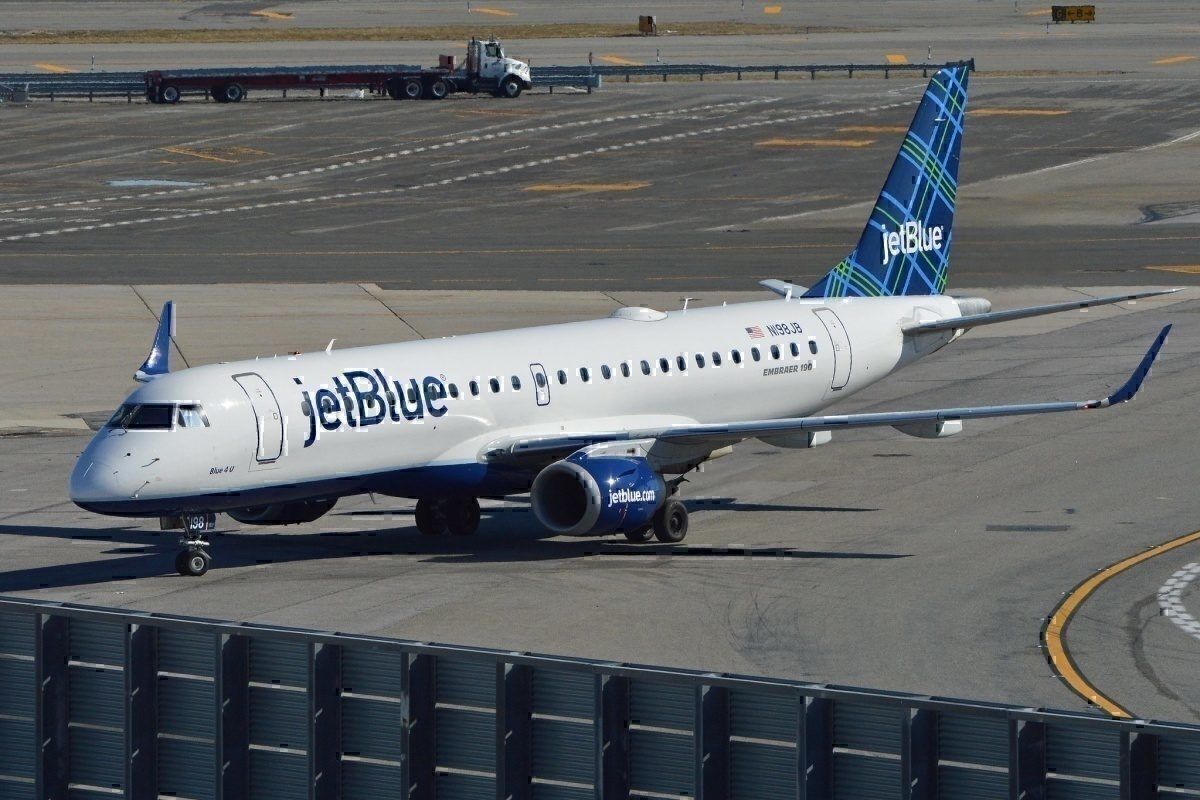 JetBlue Looks To Cut On Board Service Related Costs