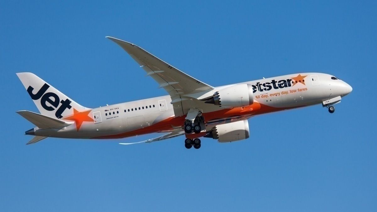 Australian Writer Fakes Pregnancy To Avoid Jetstar Excess Baggage Fees
