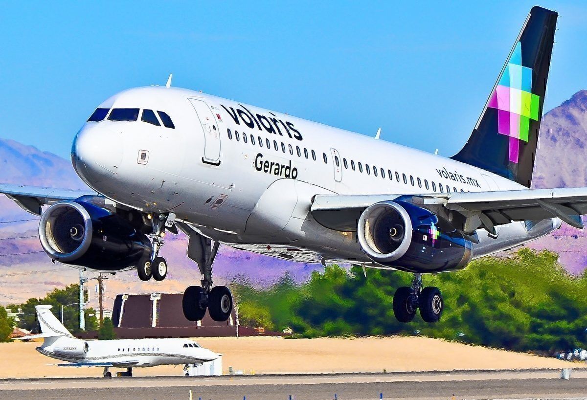 Bomb Squad Called As Bag Explodes On The Tarmac In Chicago