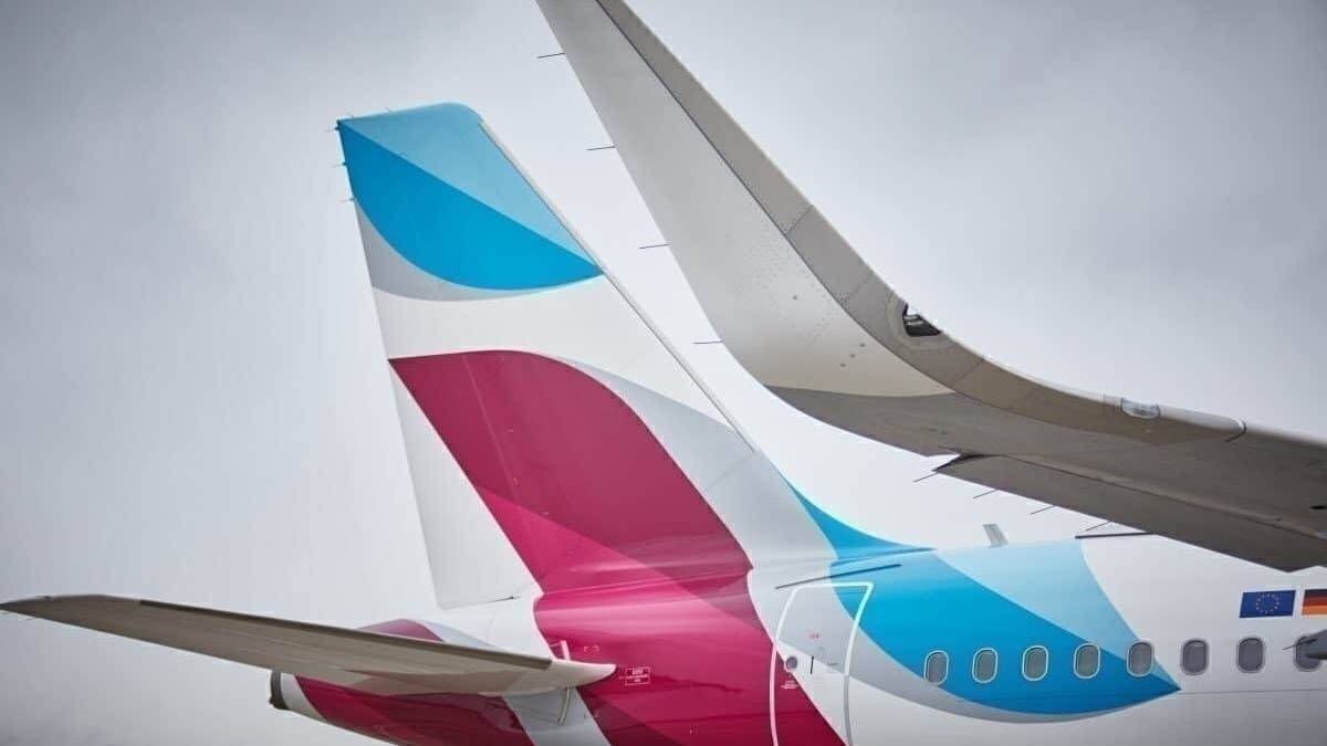 Eurowings Airbus A320 Diverts Following Bird Strike On Departure