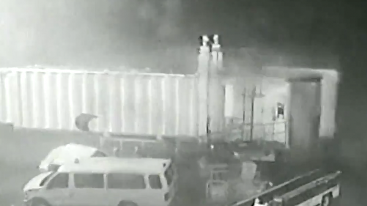 Jet Bridge Smashes Into Side Of Memphis Airport In Severe Storm
