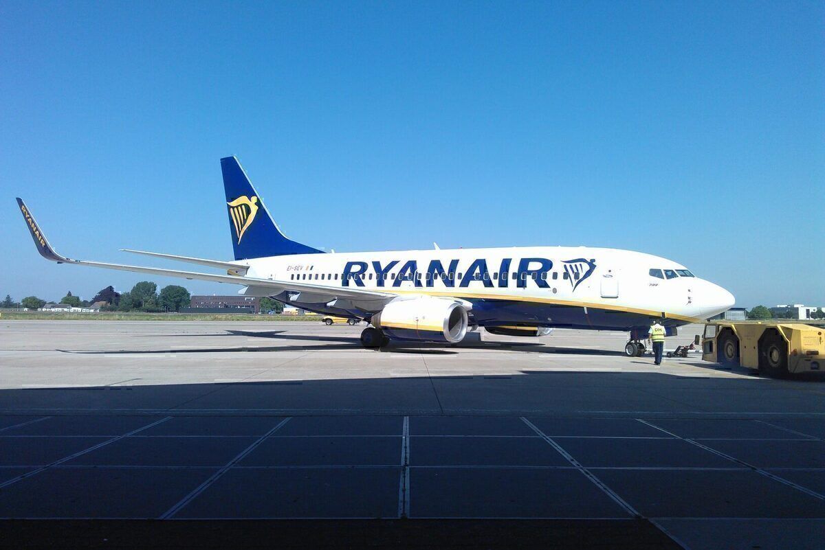 Inside Ryanair's Boeing 737 Corporate Jet
