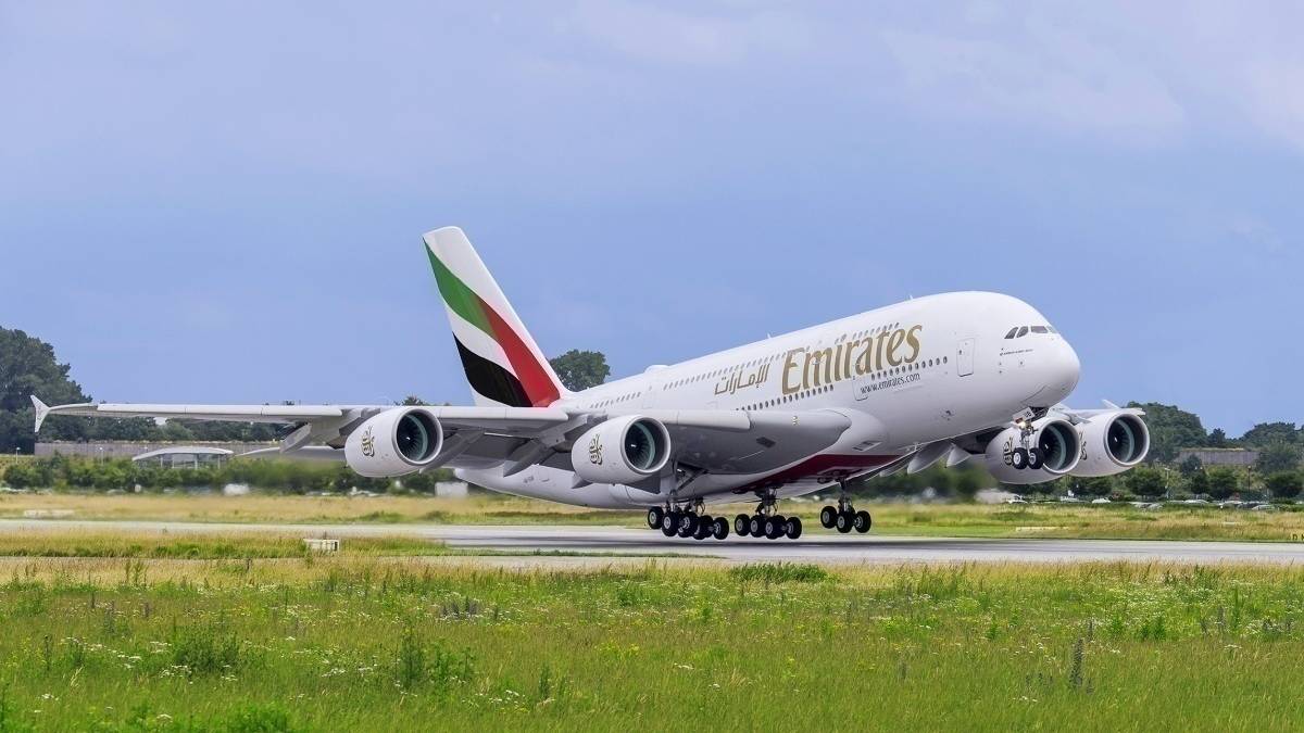 Near Miss: Image Captures Emirates A380 Almost Struck By Lightning