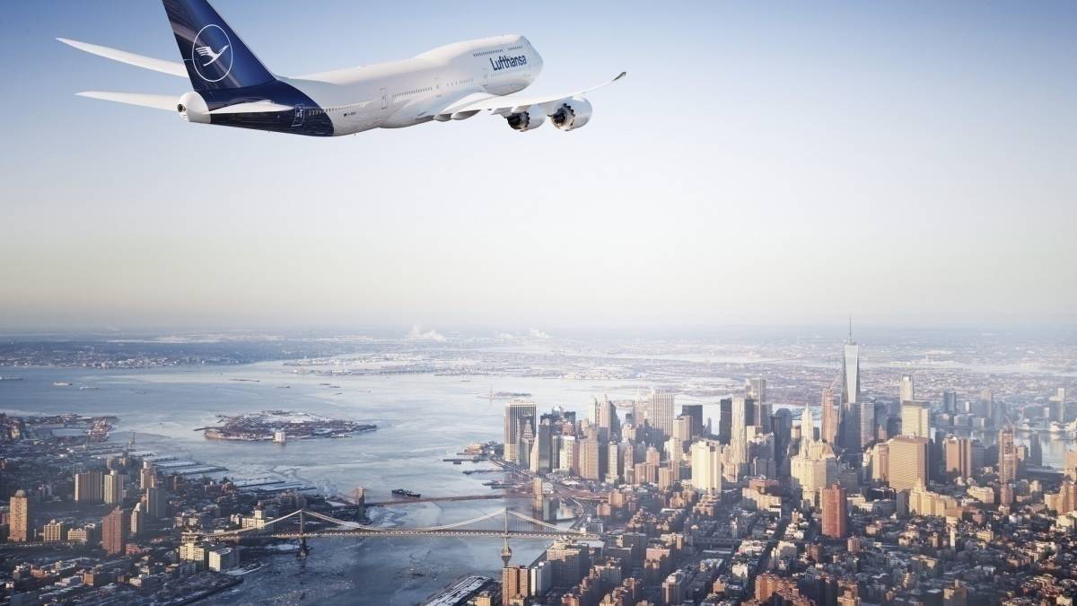 Lufthansa CEO Says Airlines Don't Need To Be Woken Up To Fuel Saving