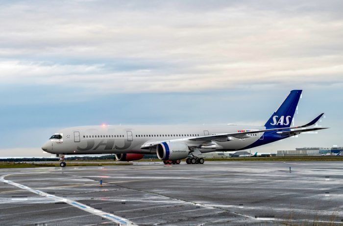 SAS' First Airbus A350 Takes Its Maiden Flight