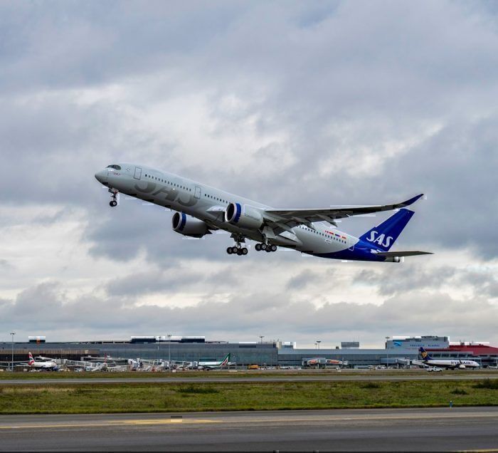 SAS' First Airbus A350 Takes Its Maiden Flight