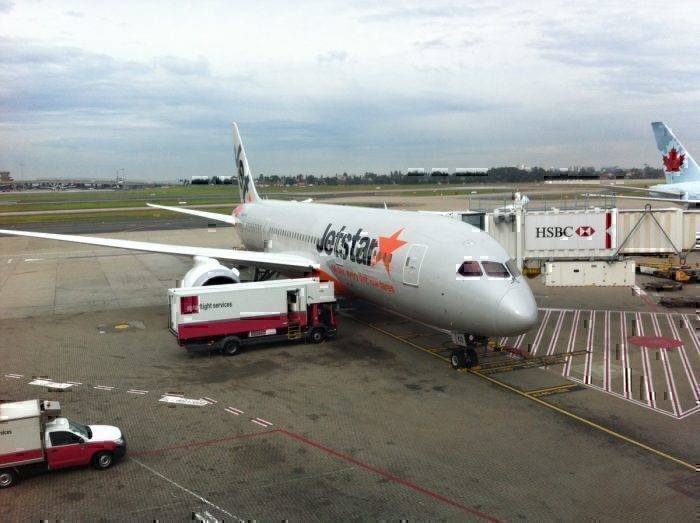 Jetstar May Sell Some Boeing 787's Amid Strike Problems