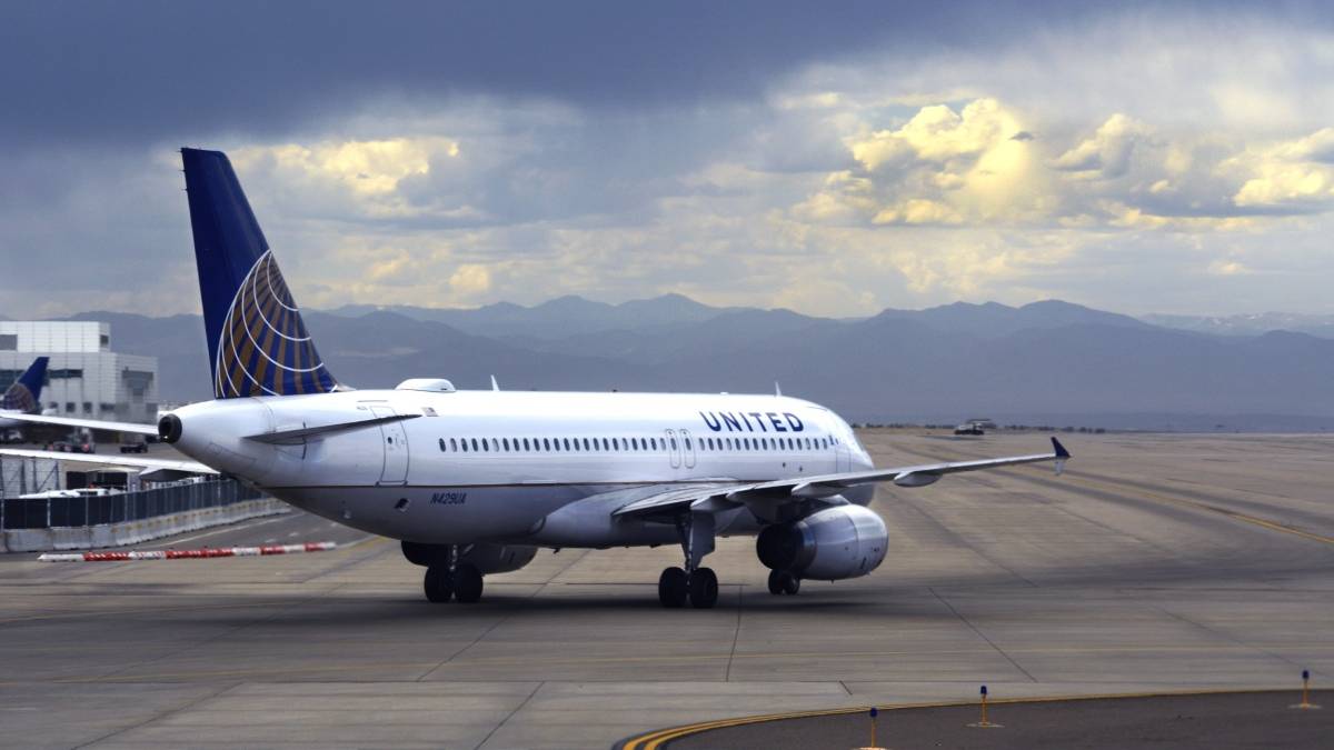 United Airlines To Restrict Travel For Those Who Don't Wear Masks