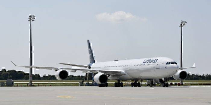 Lufthansa A340 Takes 8 Hours To Fly From Frankfurt To Cologne