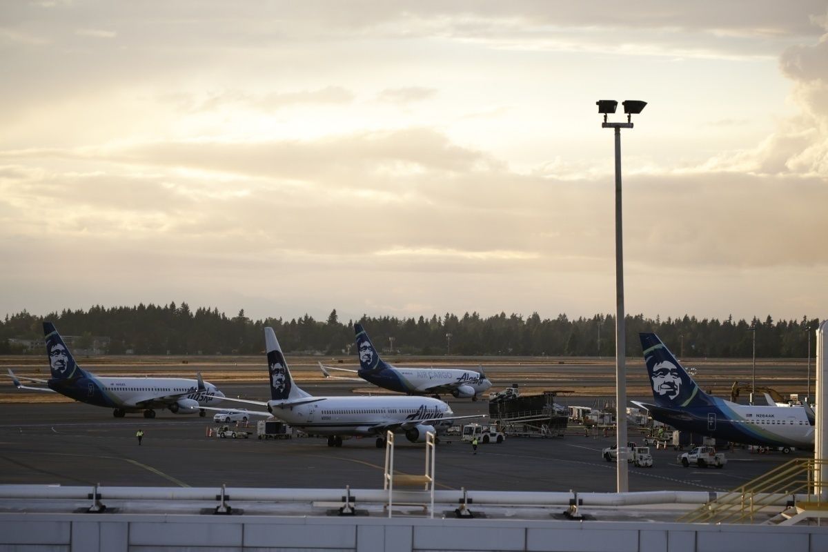 Alaska Airlines Milk Run Returns To Origin With Wheel Well Warning