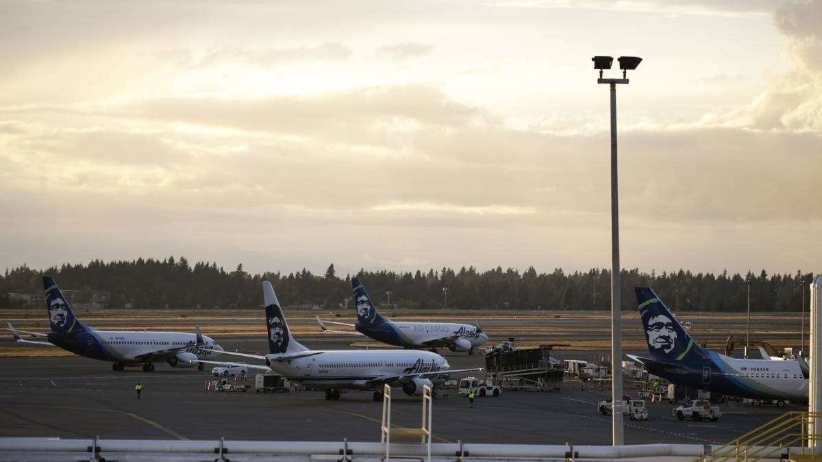 Alaska Airlines Milk Run Returns To Origin With Wheel Well Warning