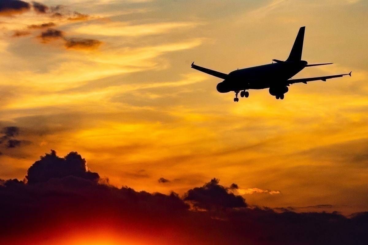 Airlines Have Cut CO2 Emissions Per Passenger By 50% Since 1990 - Here's How