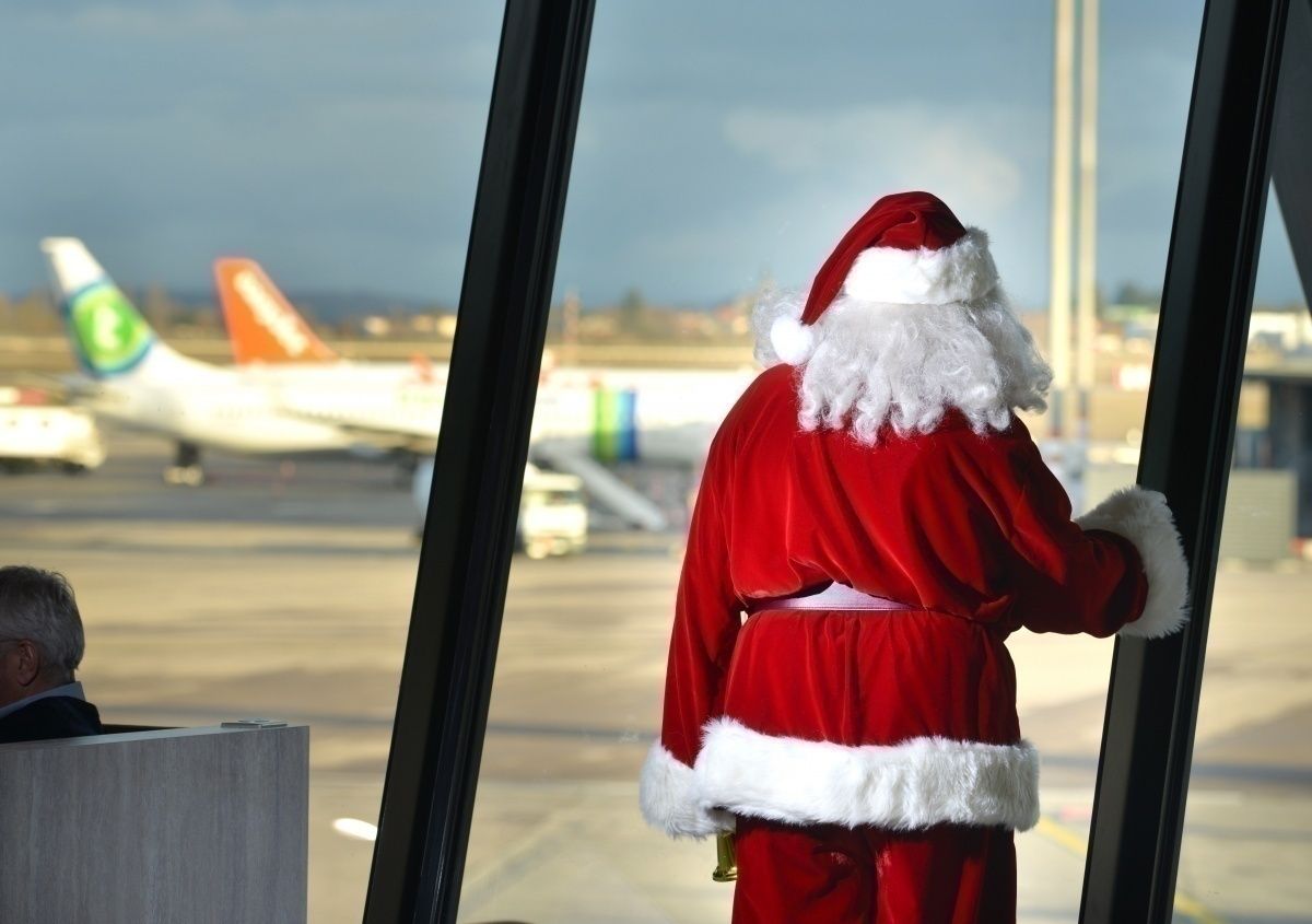 Happy Holidays From Simple Flying!