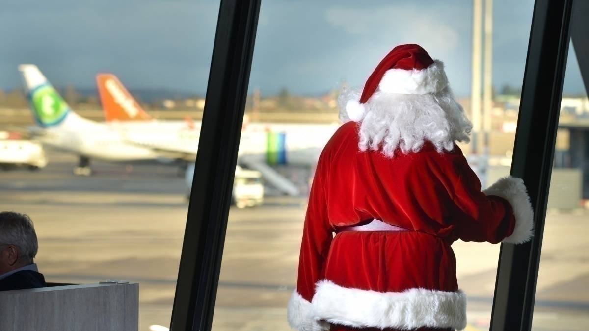 Happy Holidays From Simple Flying!