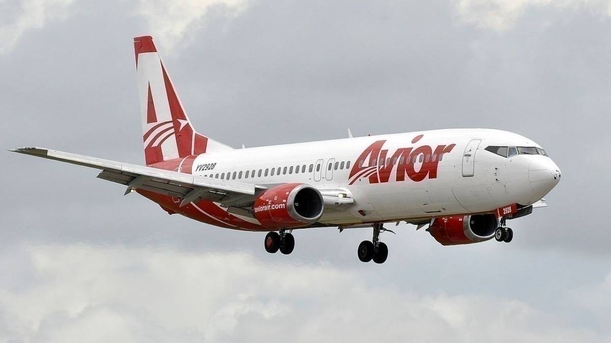 Avior Boeing 737-400 Diverts After Loss Of Cabin Pressure