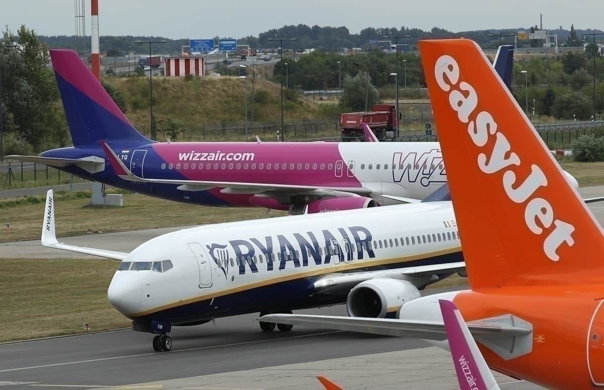 Wizz Privilege Pass Vs easyJet Plus - Which Scheme Is Better?