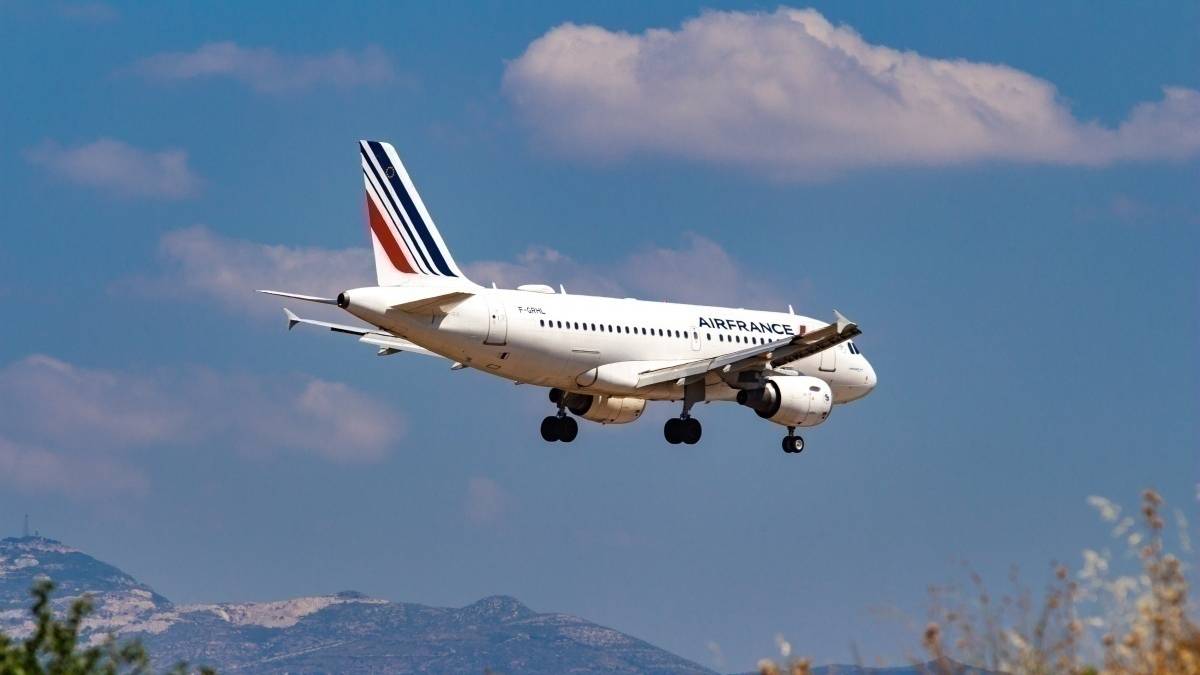 France Sanctions Airlines Not Checking Travelers Meet COVID Rules
