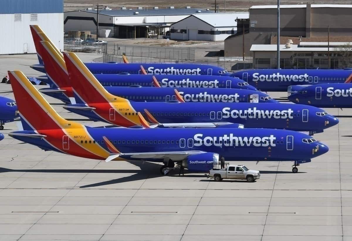 Which Airlines Have Placed Orders For The Boeing 737 MAX 7?