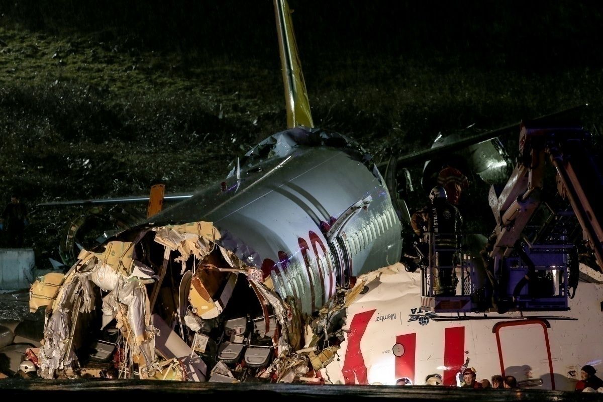 Breaking: Pegasus Boeing 737 Snaps Into Three Landing In Istanbul