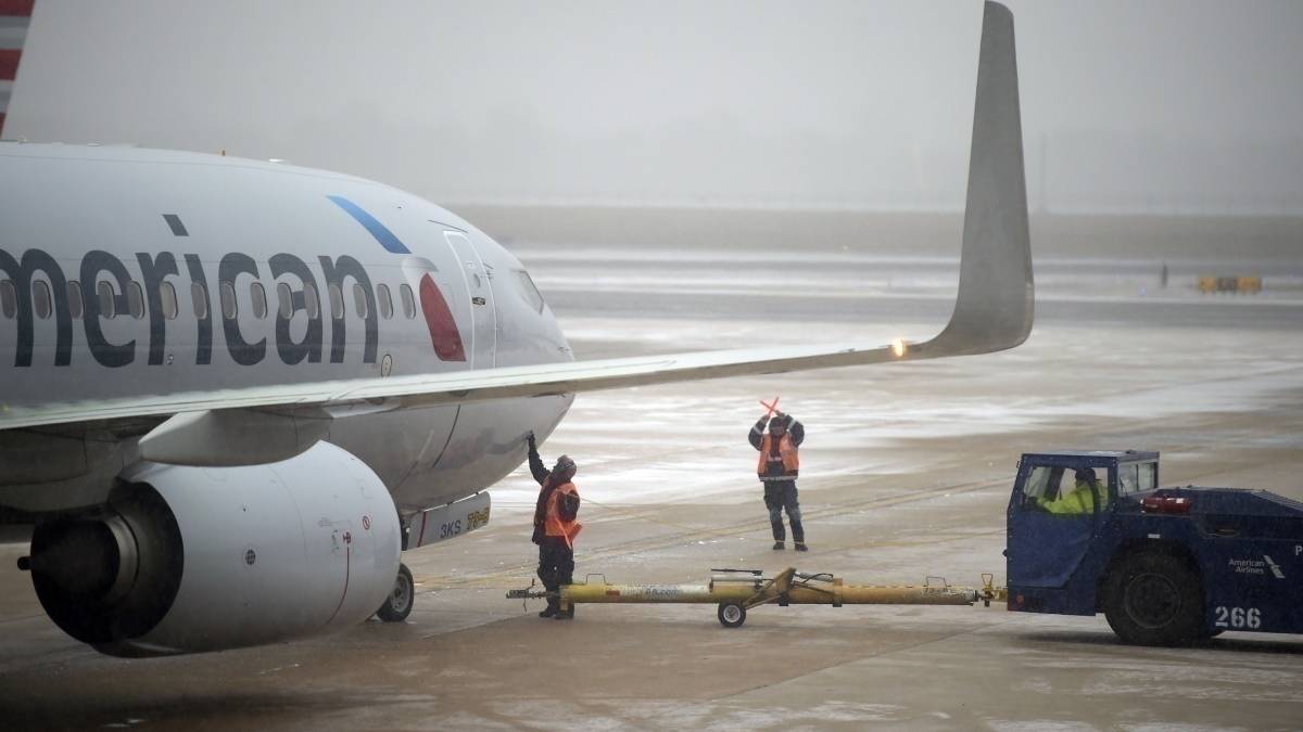 Light Snow In Chicago Caused By Landing Passenger Planes