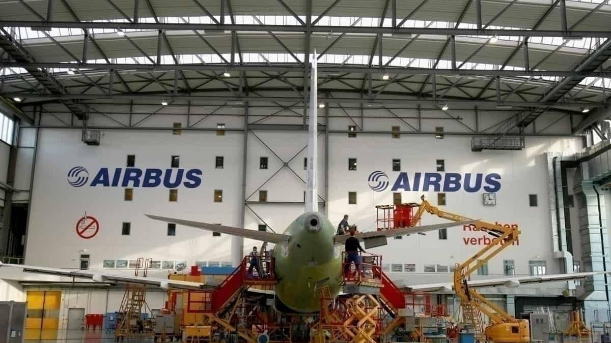 Airbus Cuts Plane Production By One Third