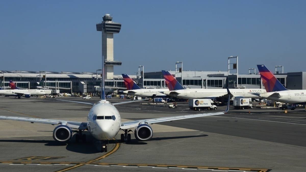 FAA Finalizes Slot Waivers For Major Airports Through March 2021
