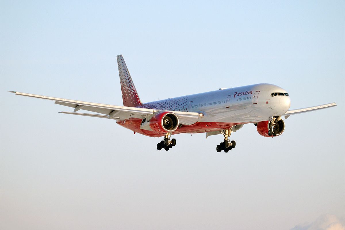 Cracked Windshield Forces Bangkok-Bound Rossiya 777 Diversion