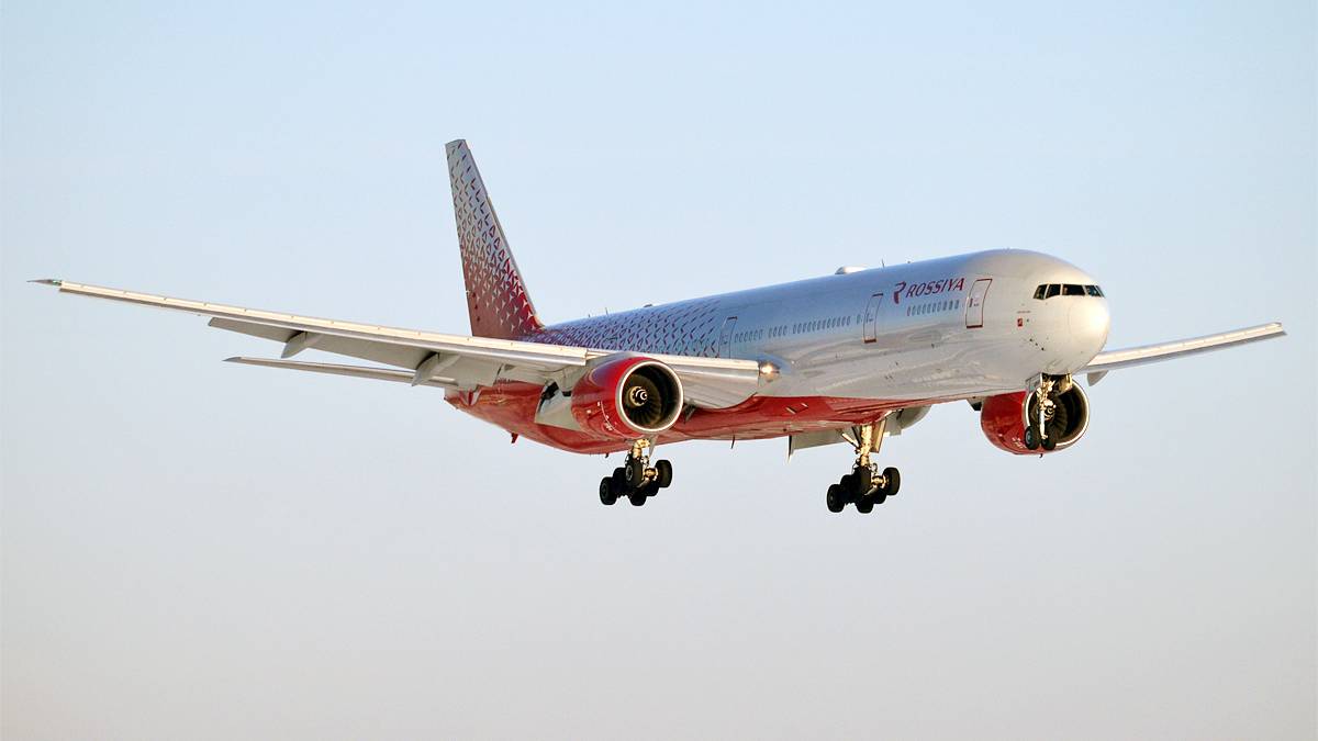 Cracked Windshield Forces Bangkok-Bound Rossiya 777 Diversion