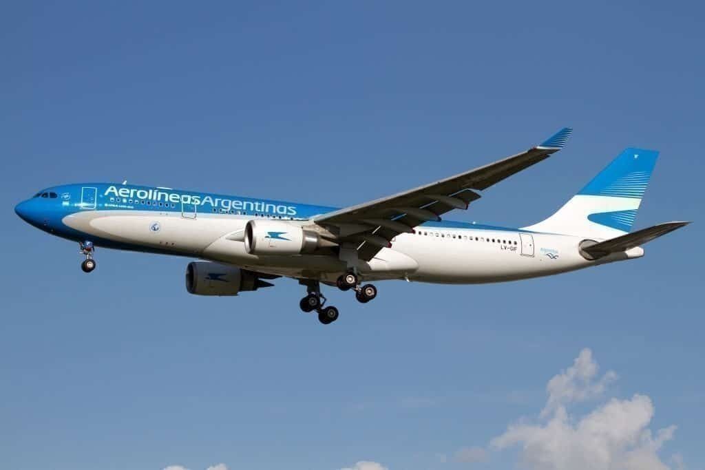 Aerolineas Argentinas To Prosecute Those Flouting COVID-19 Health Measures