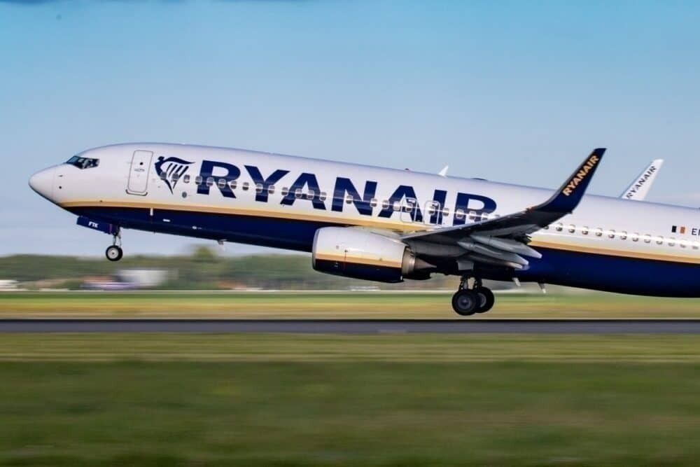 Ryanair Leaves 14 Passengers Behind After Airside Bus Mishap
