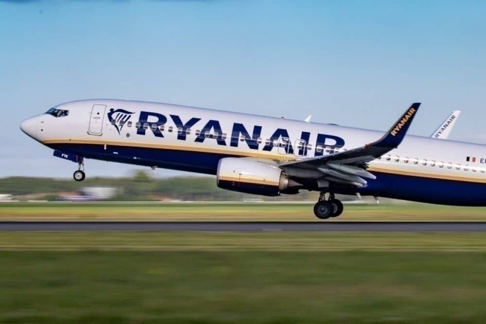 Ryanair Leaves 14 Passengers Behind After Airside Bus Mishap