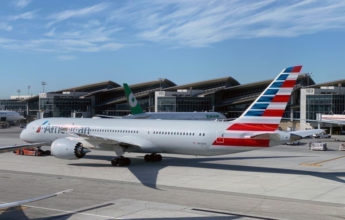 American Extends Status And Lowers Elite Qualifying Thresholds