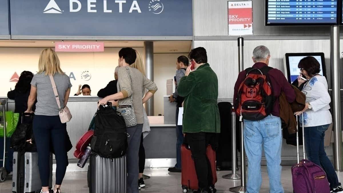 Chicago O'Hare Sees Immigration Lines Up To 6 Hours Long