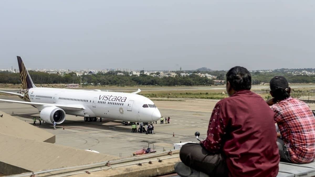 Indian Government Looks To Fix Flight Prices To Aid Recovery